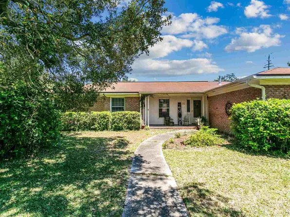 3720 Swan Ln, Pensacola, FL 32504