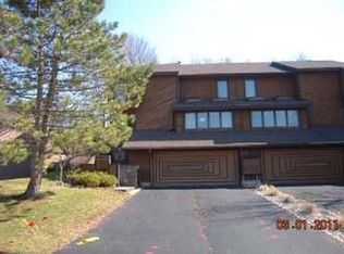 1037 Golfview Dr, Middletown, OH 45042