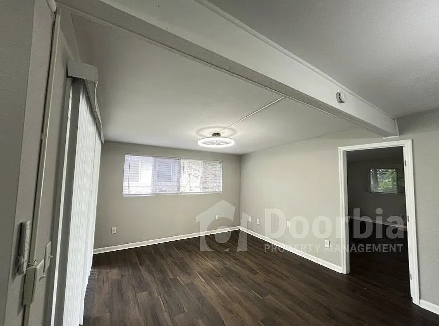 Beautifully Updated 1-Bedroom, 1-Bathroom Duplex with Covered Parking! — Photo 3