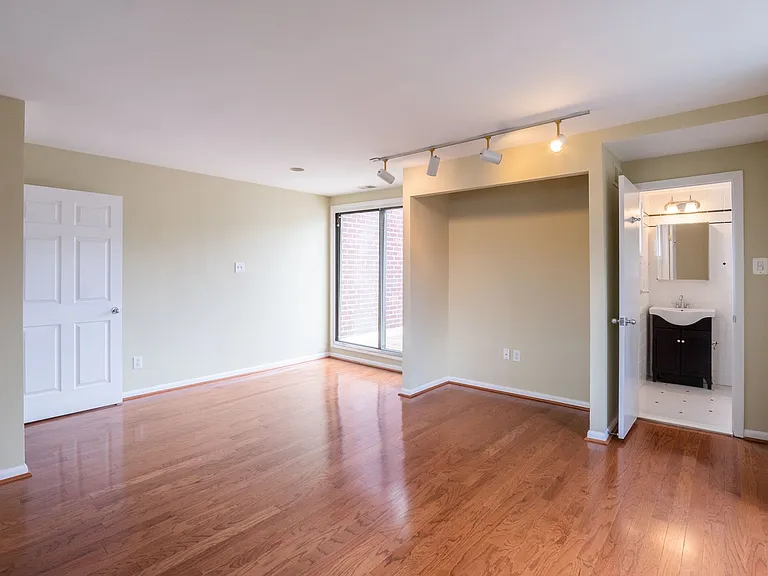 801 Addison St #B — Photo 20