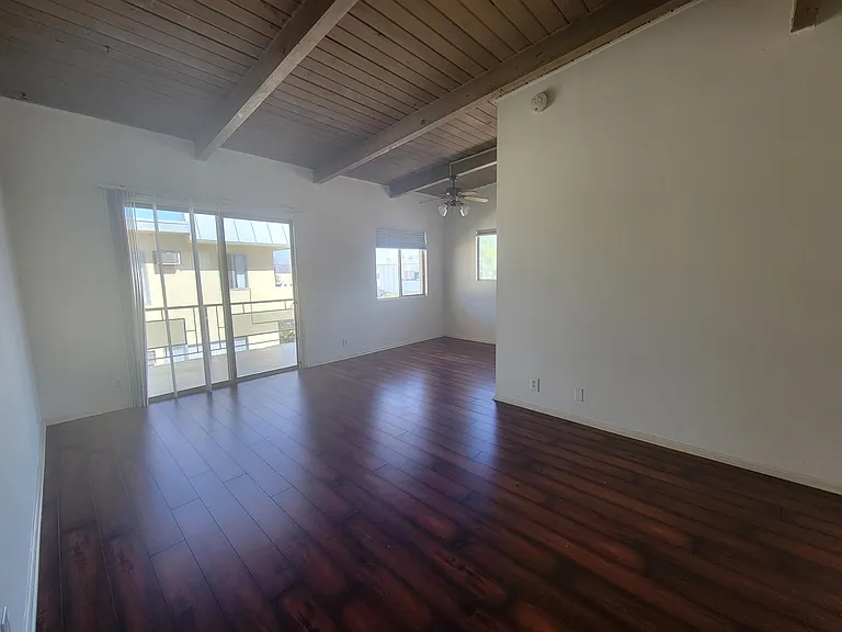 3115 S Canfield Ave #6 — Photo 1