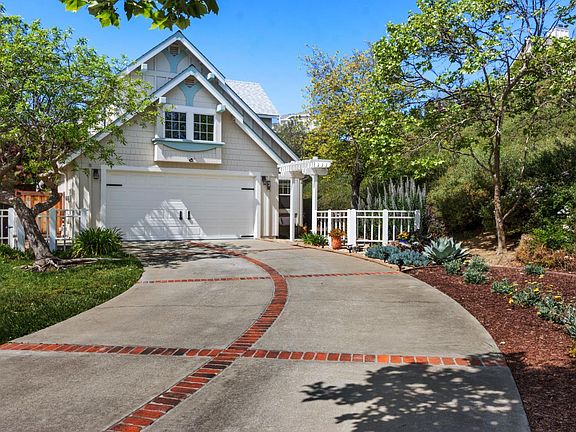 2nd image of 70 Marina Ridge Court