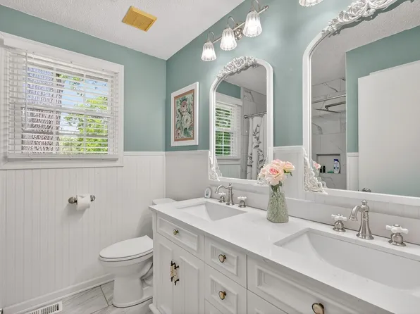 108 Ervin St, Hendersonville, TN 37075