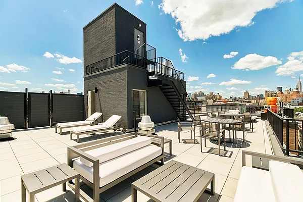 Sold by Sotheby's International Realty | media 7