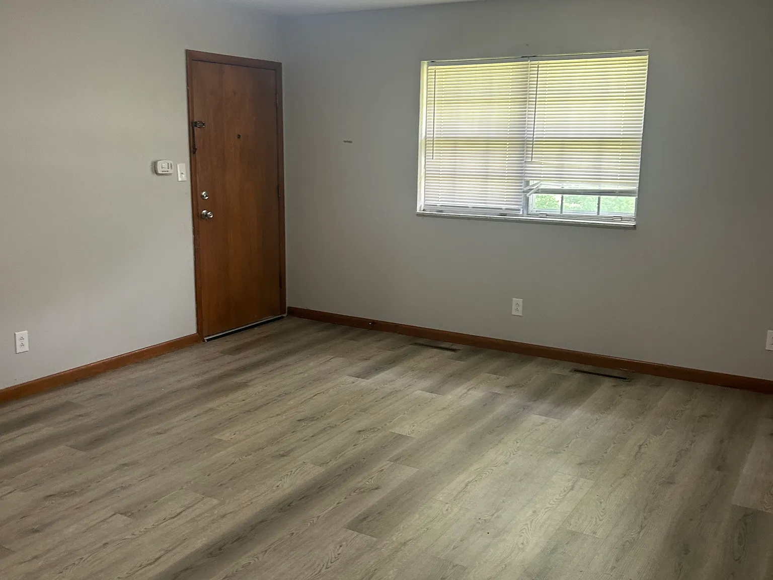 2 bed, 900 sqft, $985 — Photo 3