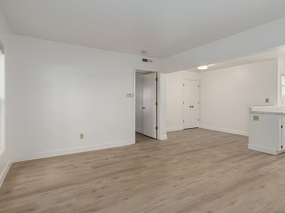 4th image of 512 10th St APT 1A
