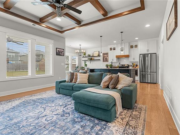 3rd image of 603 SW Ridgeview Dr