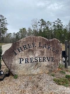 2nd image of 1010 Three Lakes Trl