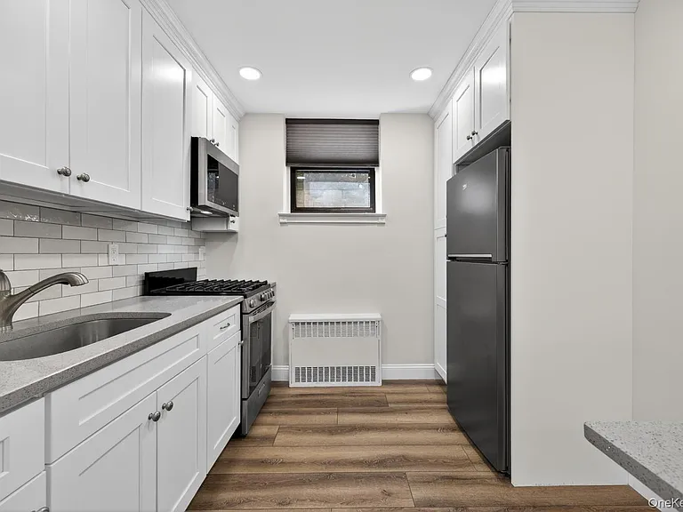319 Main St #B — Photo 14