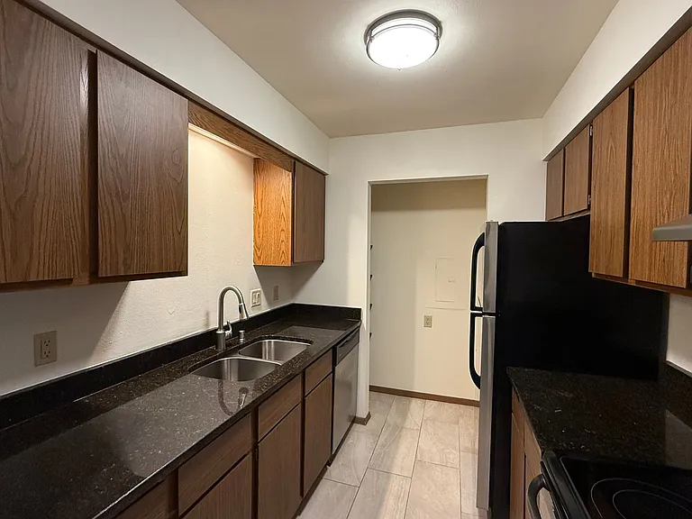 High Point Commons Apartments — Photo 23