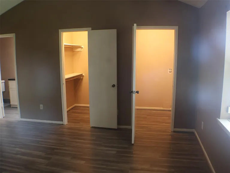 7700 Creekbend Dr #33 — Photo 8