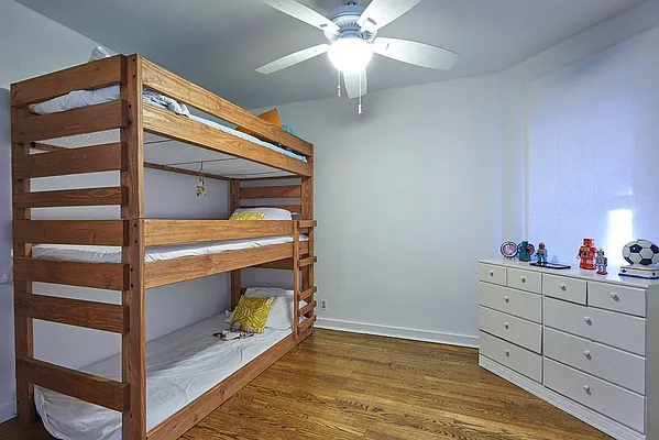 Sold by Triplemint | media 4