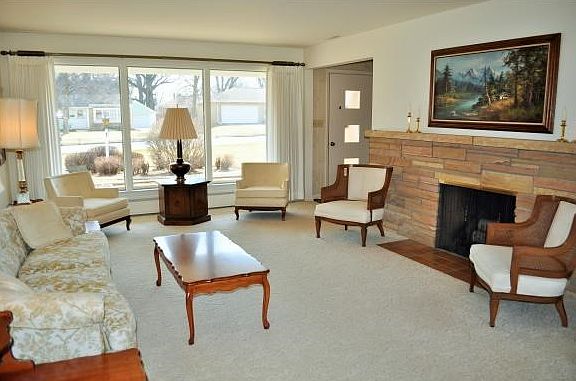 2nd image of 1022 Ernst Dr
