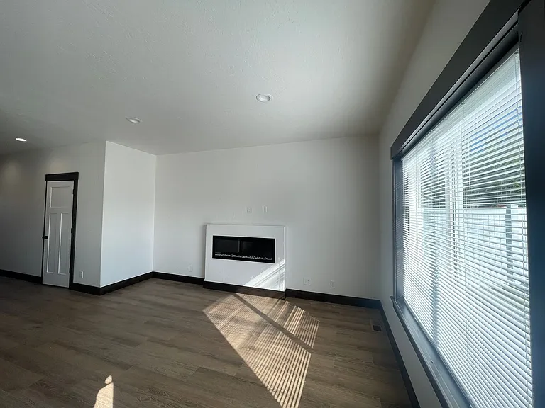 139 E Lobo Loop — Photo 4