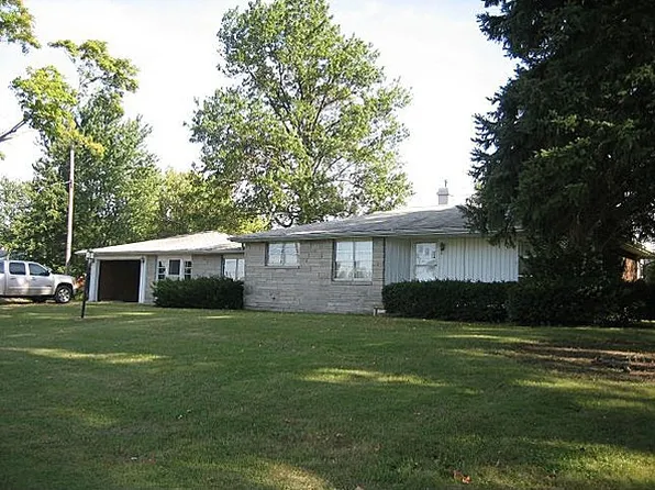 1103 E Vine St, Marshall, IL 62441