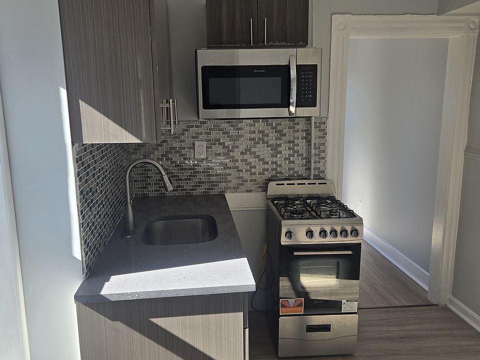 1st image of 780 Hallett St APT 7