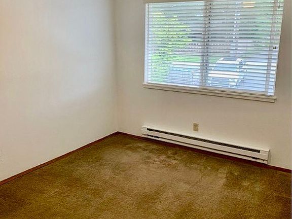 5th image of 19837 25th Ave NE Unit A