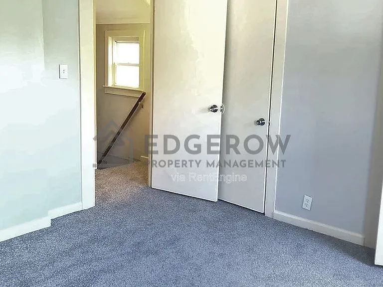 1105 Baxter St SE — Photo 4