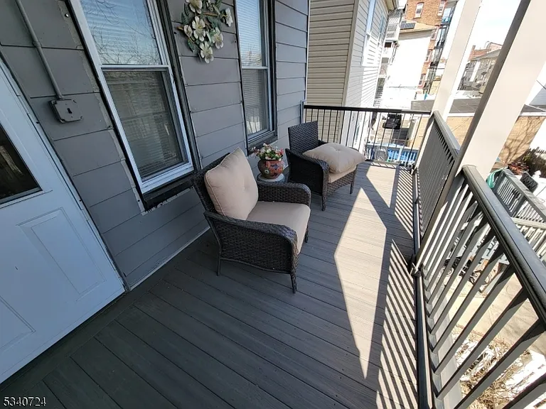 201 Clifton Ave — Photo 6