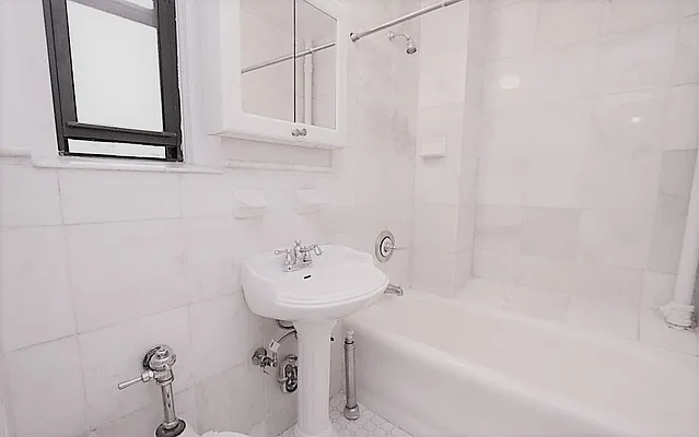 Rented by Cooper & Cooper Real Estate | media 6