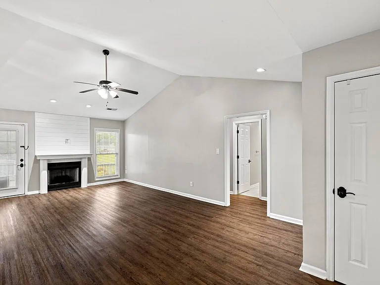 180 Peletier Loop Rd — Photo 3