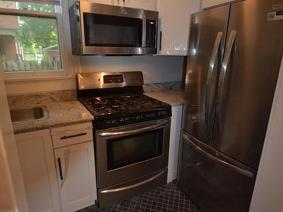 5th image of 301 W 5th Ave
