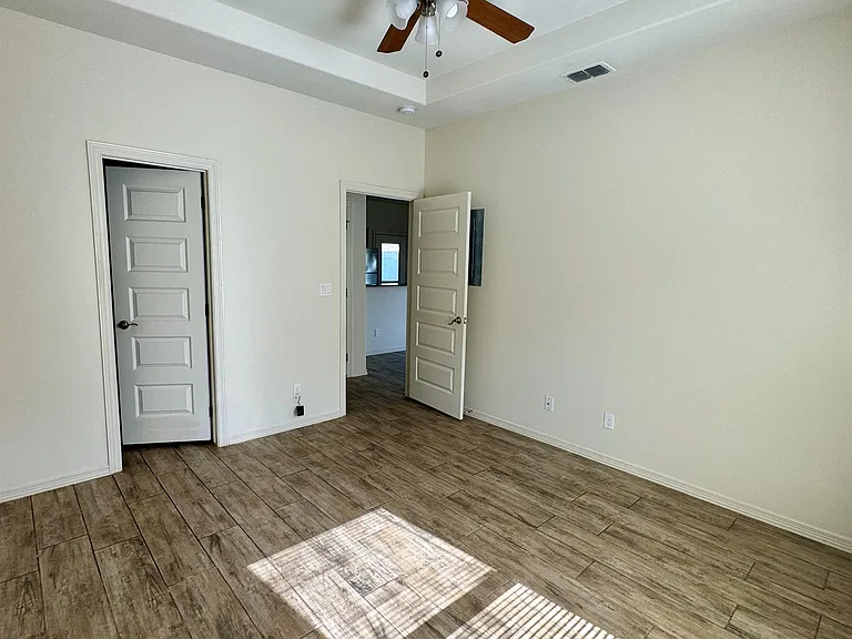 3913 Hawthorne Ave #1 — Photo 5