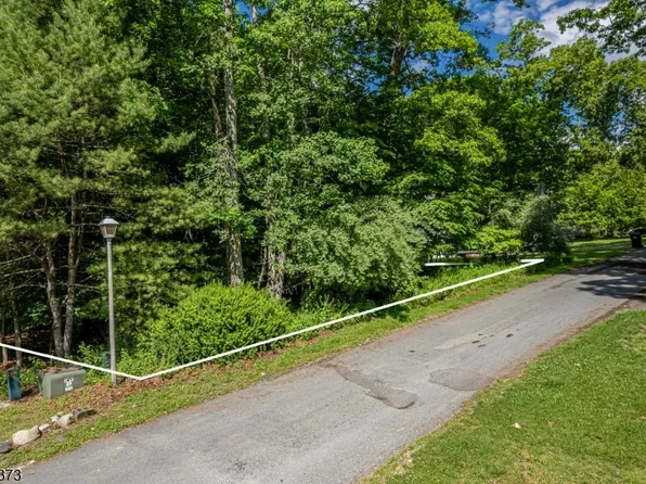 404 Hearthstone Ct, Montague Twp., NJ 07827