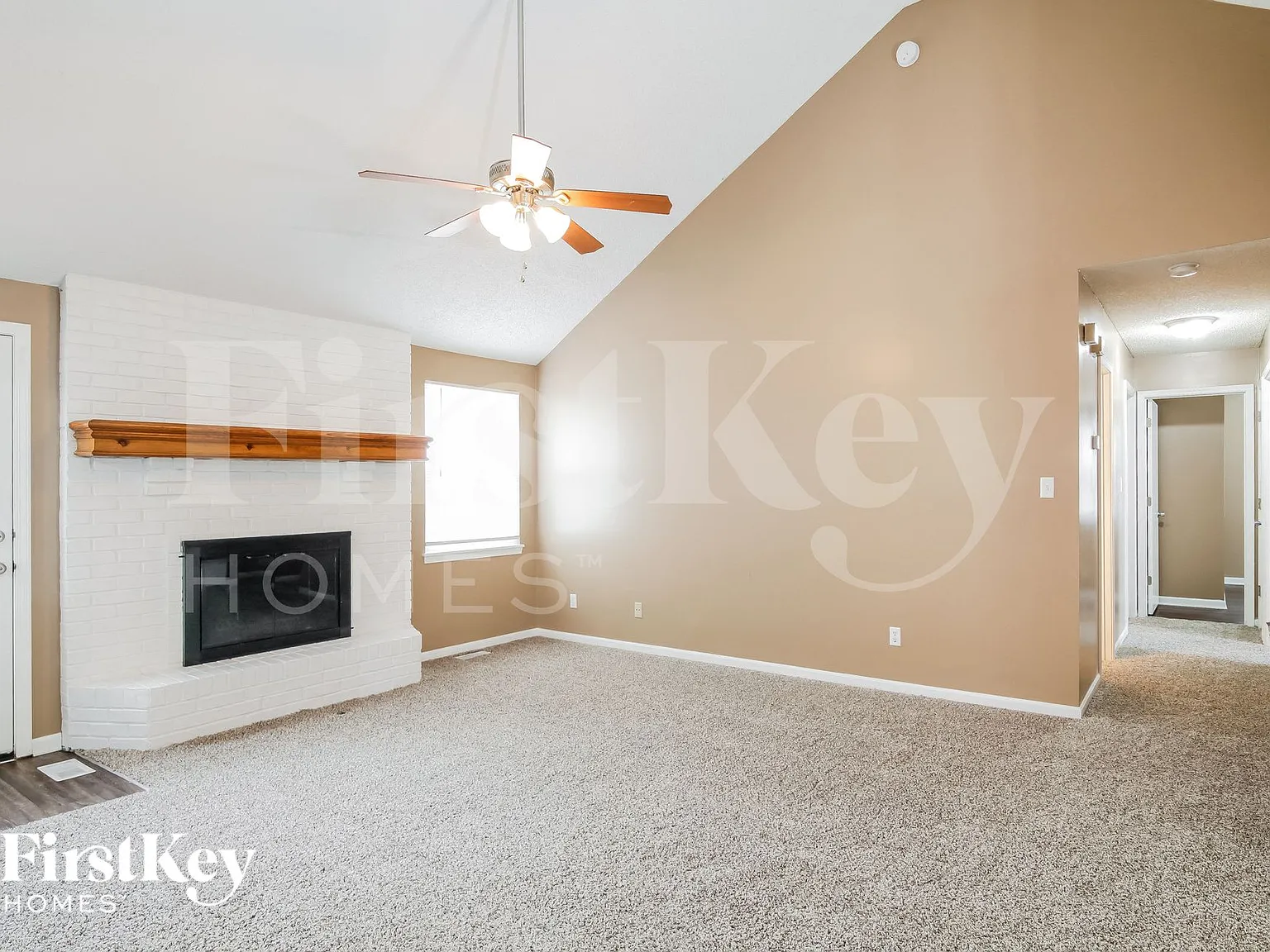 3 bed, 2.5 bath, 1725 sqft, $2,460 — Photo 2