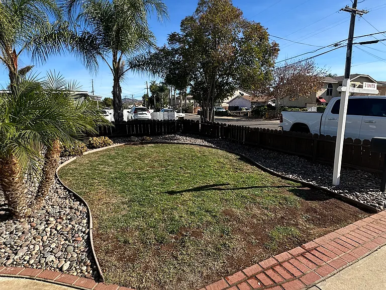 1118 Persimmon Ave — Photo 4