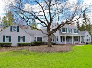 411 Ayrshire Ln, Inverness, IL 60067