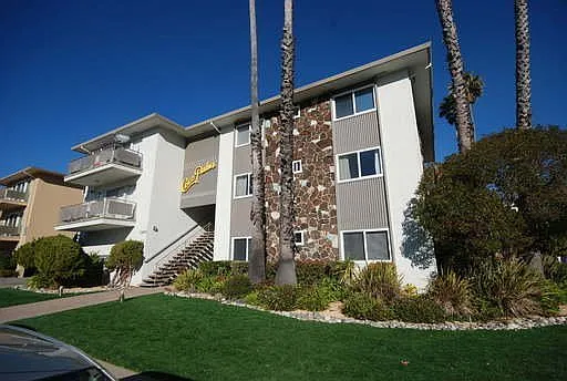 1300 Palos Verdes Dr.