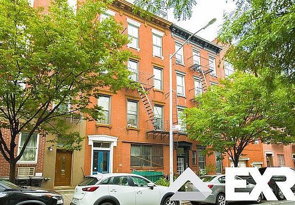 5th image of 196 Sackett St #3B