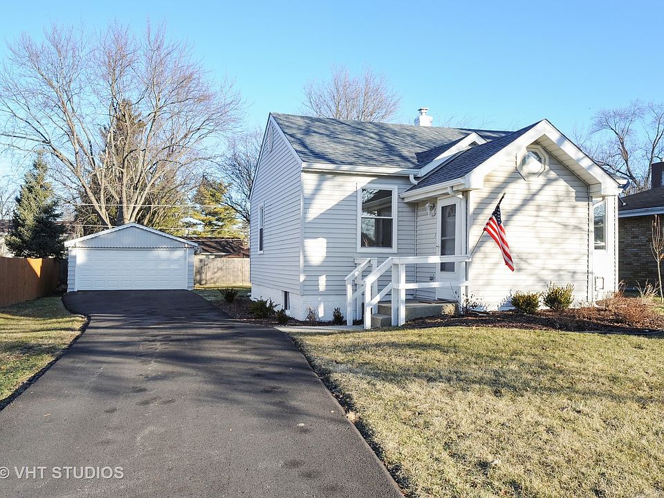 1st image of 18590 W Country Ln