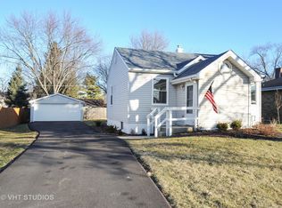 18590 W Country Ln, Grayslake, IL 60030
