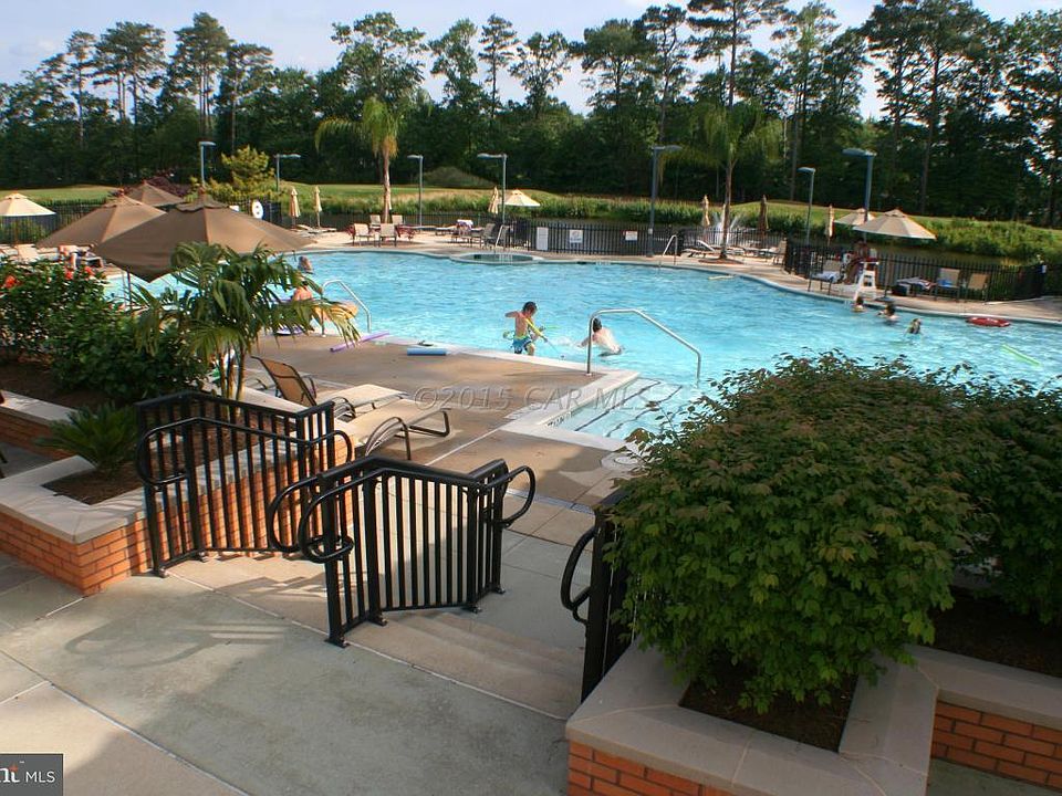 Community pool