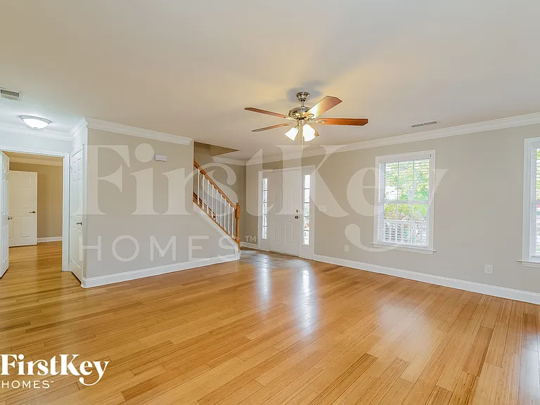 5819 Willowdale Dr — Photo 5