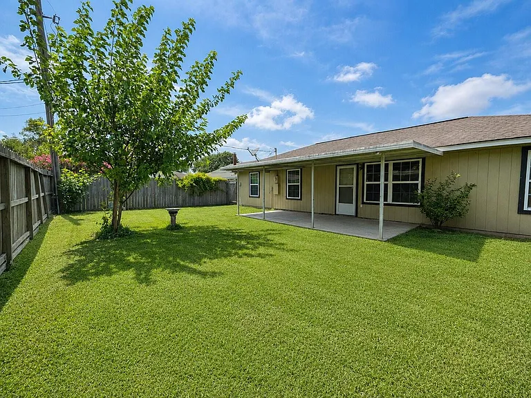 9734 Willmont Rd — Photo 18
