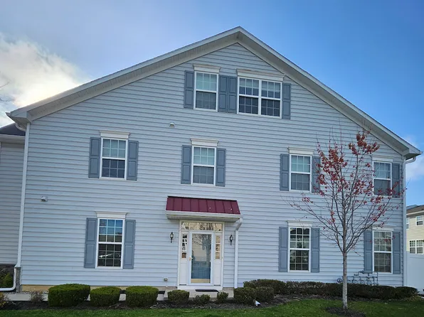 2 McLean Ter S, Cranbury, NJ 08512