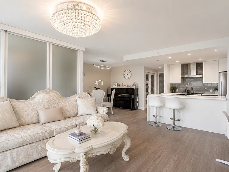 455 Beach Cres #XX — Photo 7