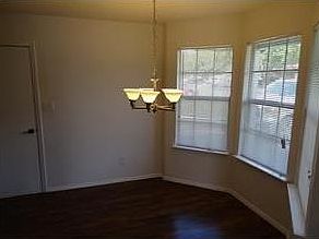 4th image of 1409 Peachtree Valley Dr