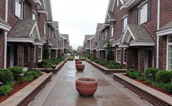 2nd image of 10849 Falling Water Ln Unit B