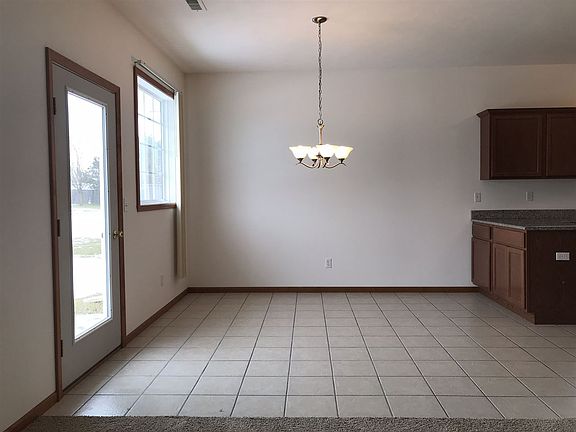 5th image of 15558 Summerbrooke Ln