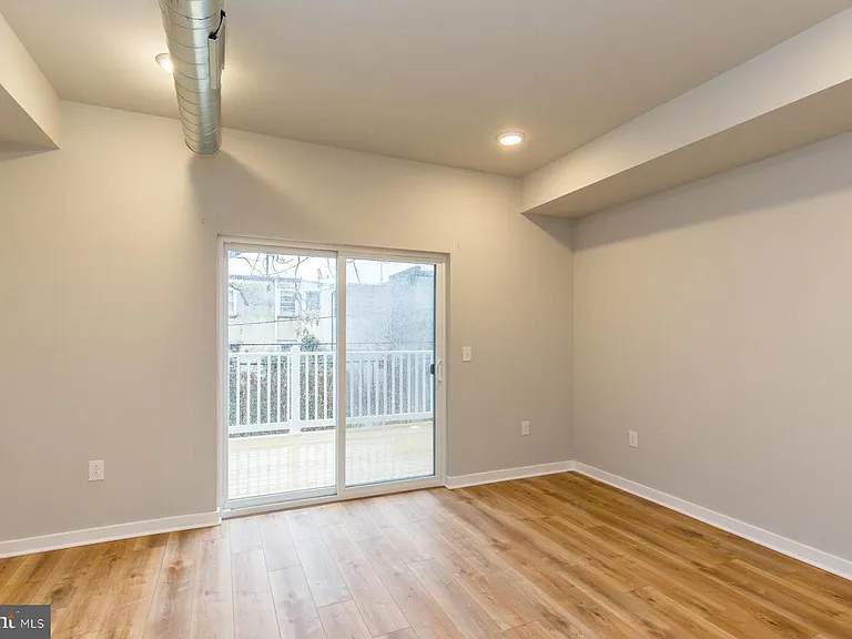 2543 N Front St #2 — Photo 10