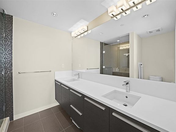 5th image of 4485 Skyline Dr #2809
