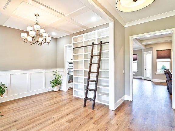 5th image of 2721 Craythorne Dr