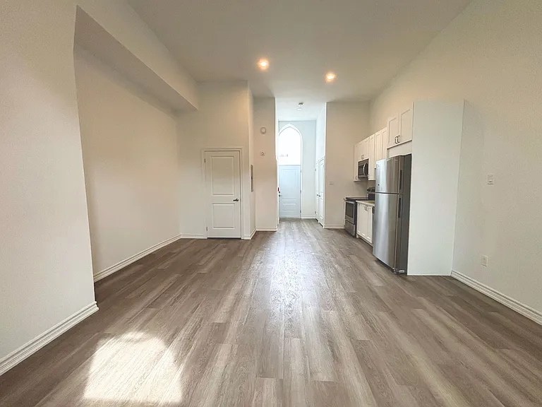 16 West Ave S #117 — Photo 3