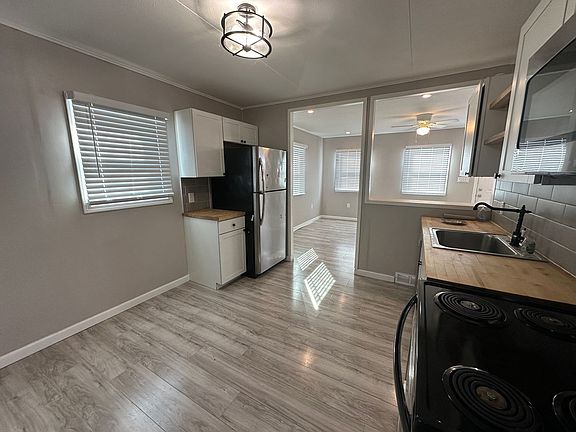 4th image of 181 Gibson St #1