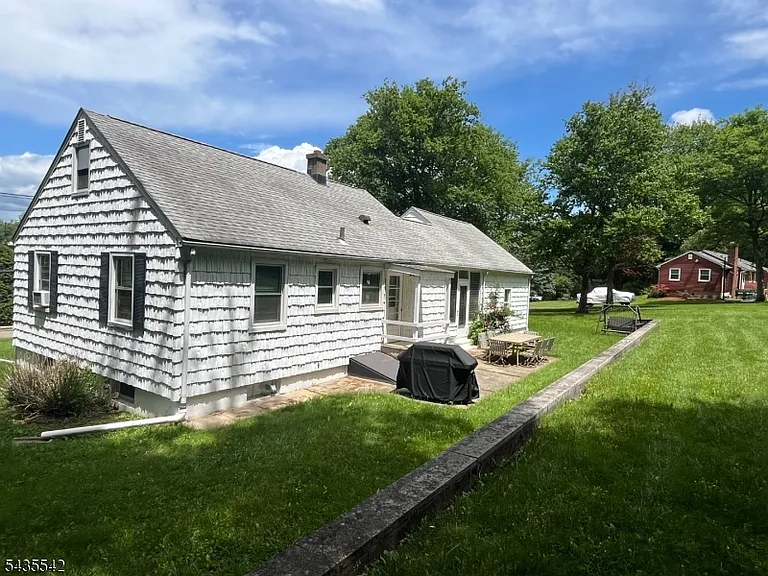 318 Palmer Rd — Photo 2