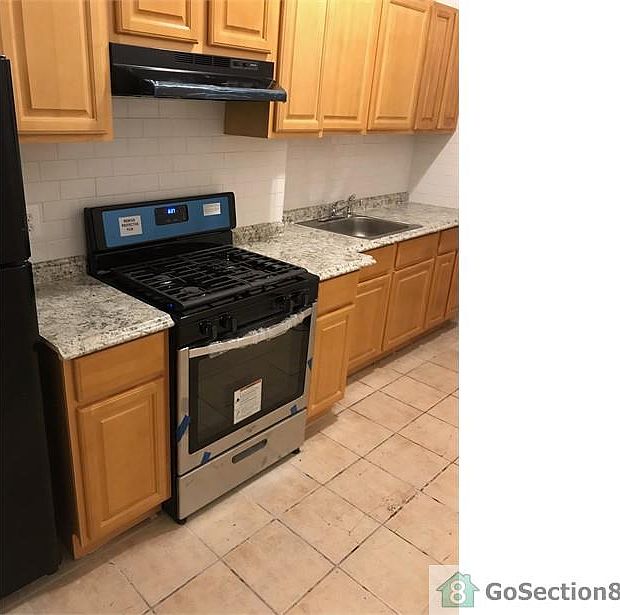1st image of 7412 87th Ave Floor 1